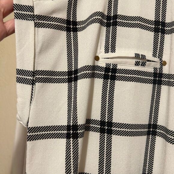 Plaid V-Neck Women's Top - Picture 4 of 15